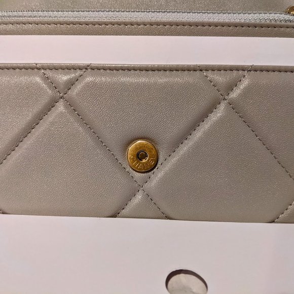 Brand New Chanel 19 WOC Grey Wallet on Chain - Picture 5 of 9